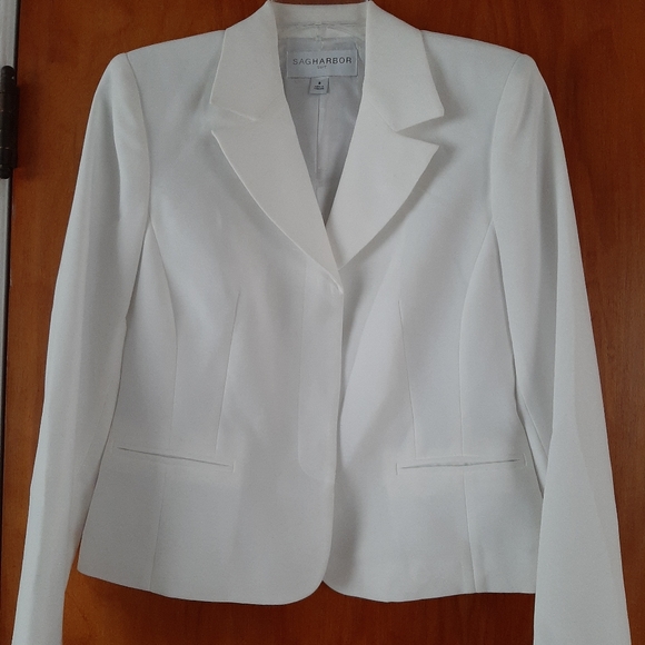 Dress Suit - Picture 2 of 4